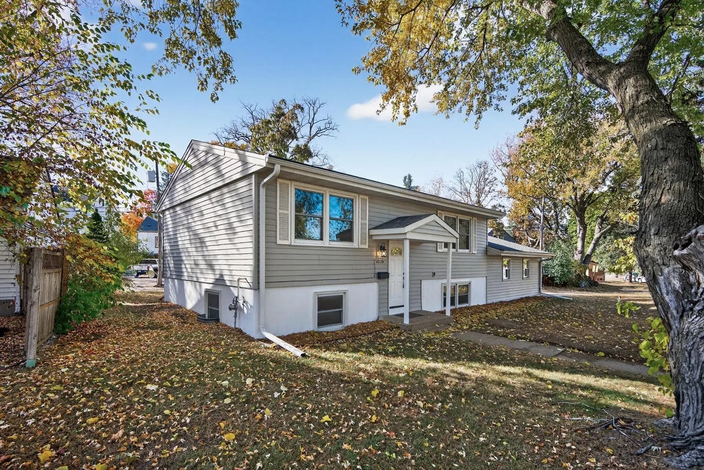 4329 Lakeland Avenue N, Robbinsdale
