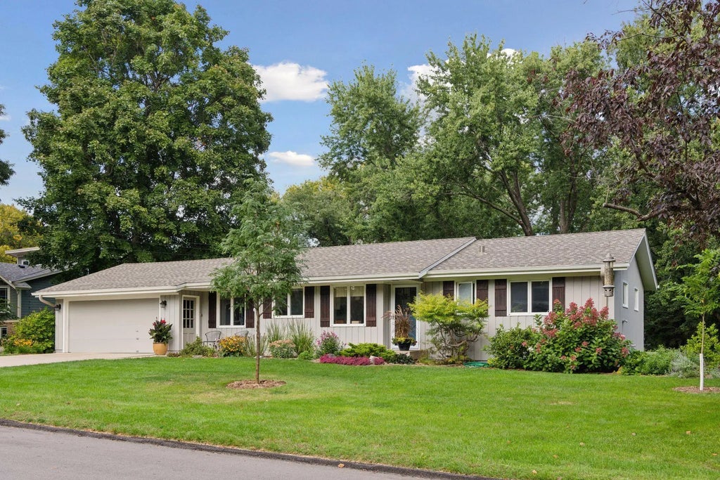 15760 Tonkawood Drive, Minnetonka