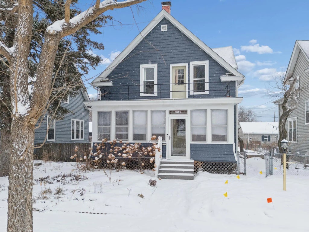 1021 18 1/2 Avenue Ne, Minneapolis