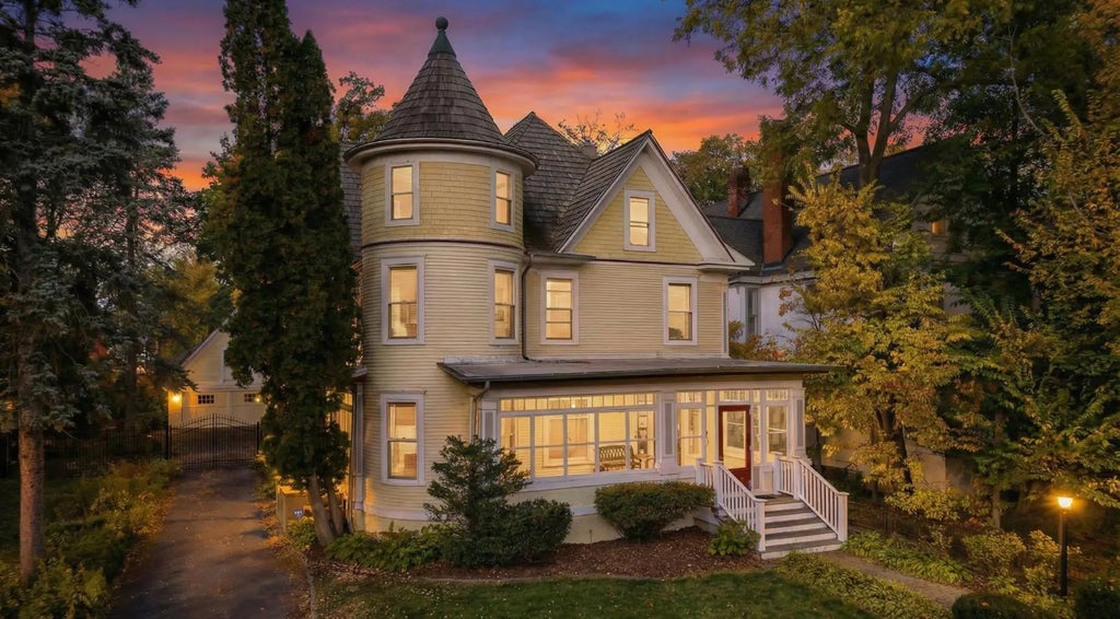 4128 Sheridan Avenue S, Minneapolis