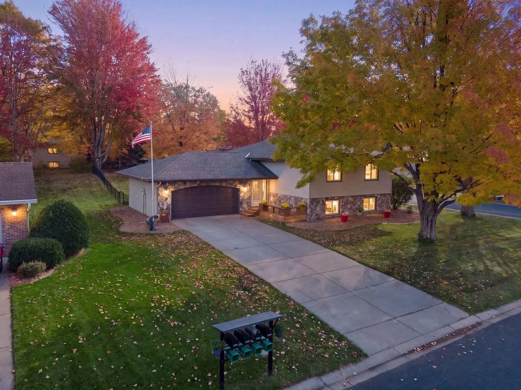 7102 Annapolis Lane N, Maple Grove