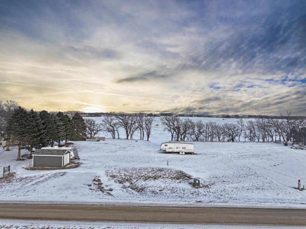 1350 Lisa Lane, Balaton