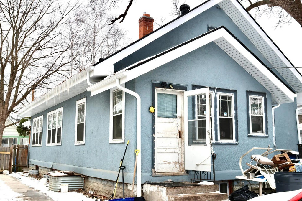 2410 Ferrant Place, Minneapolis