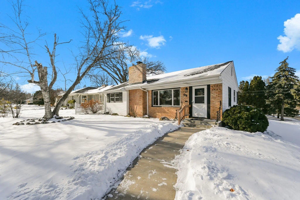 3553 Abbott Avenue N, Robbinsdale