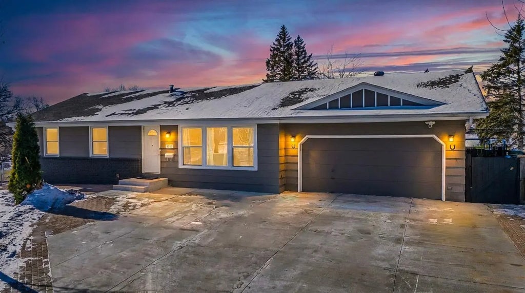 4201 Aquila Avenue N, New Hope