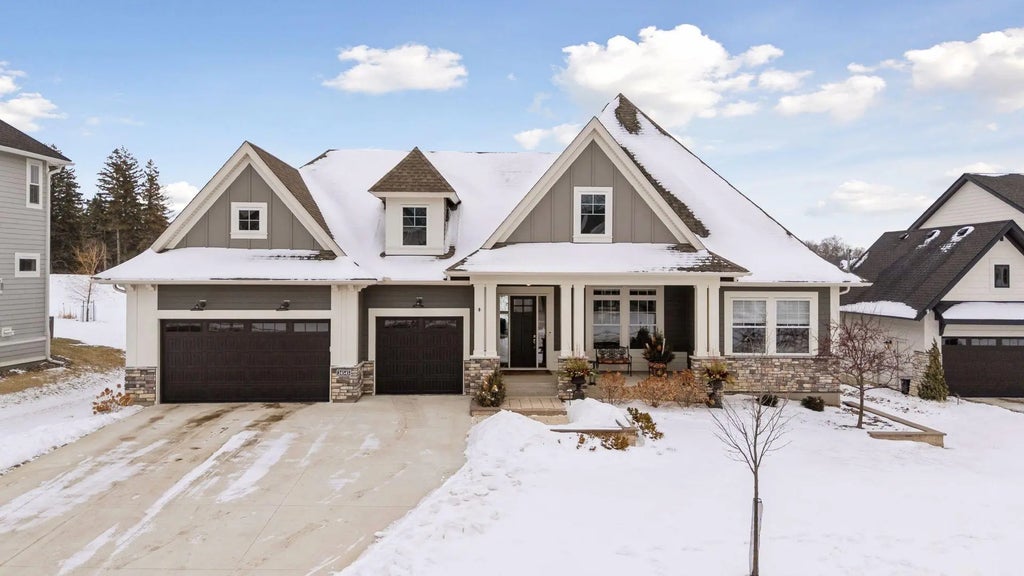 24545 Bentgrass Way, Shorewood