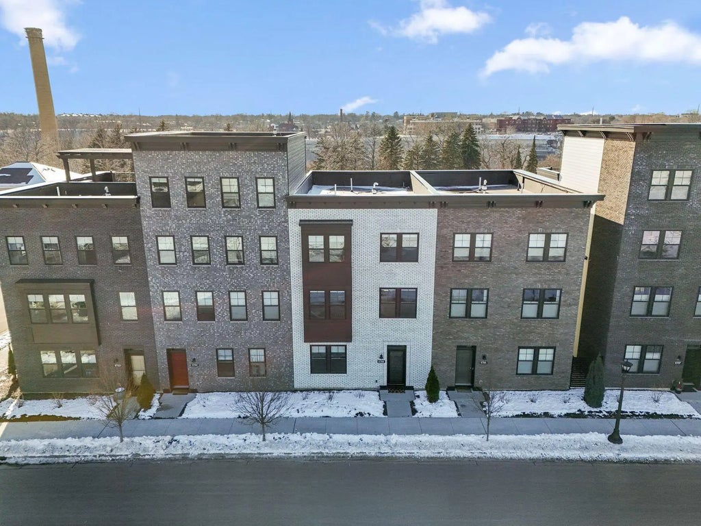 879 Woodlawn Avenue B, Saint Paul