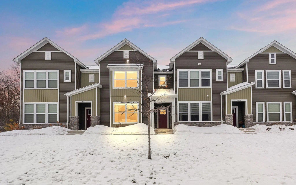 14436 Twin Lakes Circle, Burnsville