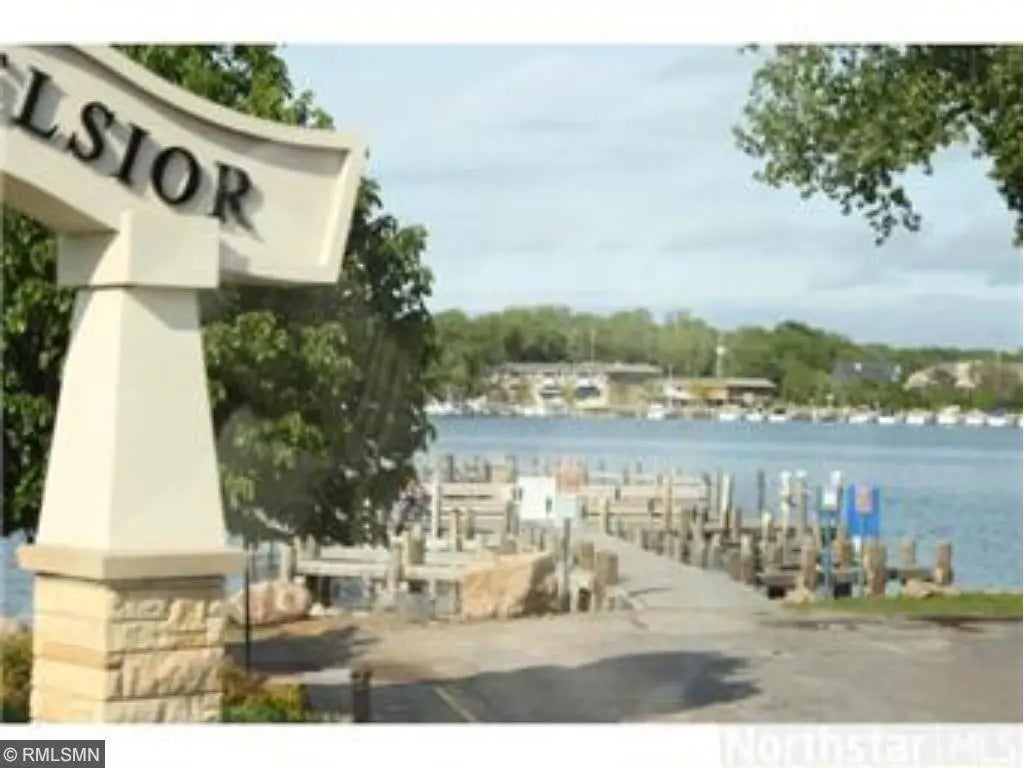 5545 Shorewood Lane, Excelsior