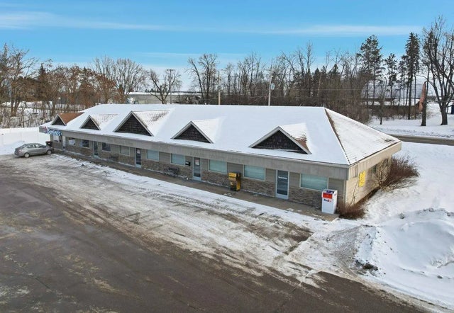 820 Howe Avenue Building B, Mora