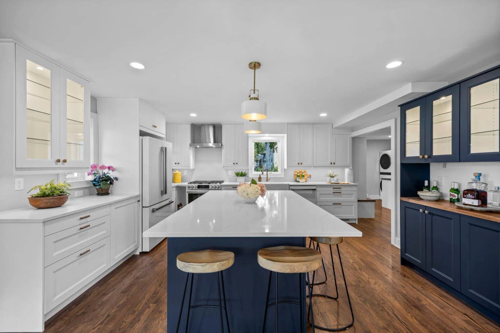 6832 Creston Road, Edina