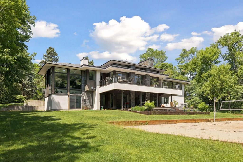 17950 Fairhomes Lane, Deephaven