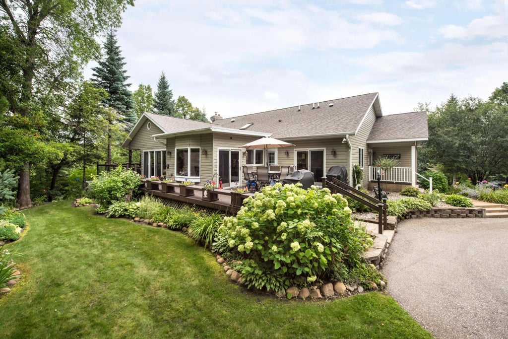 238 Basswood Trail, Glenwood