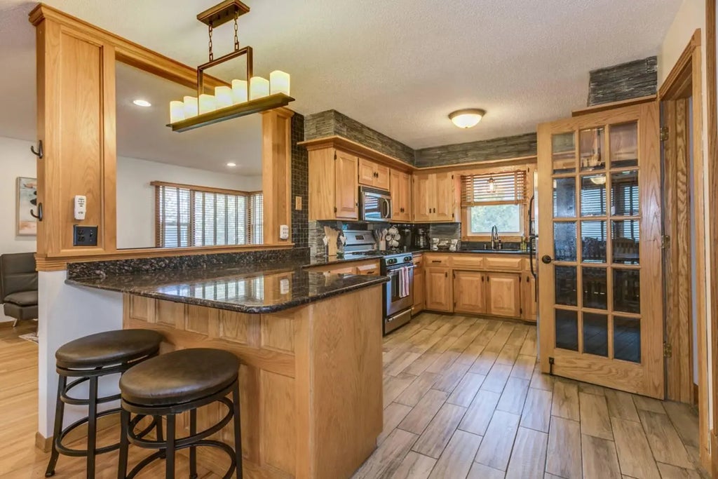 3653 Roosevelt Street Ne, St Anthony