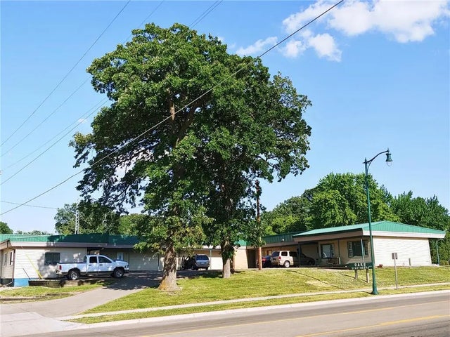 905 E 5th Street, Blue Earth