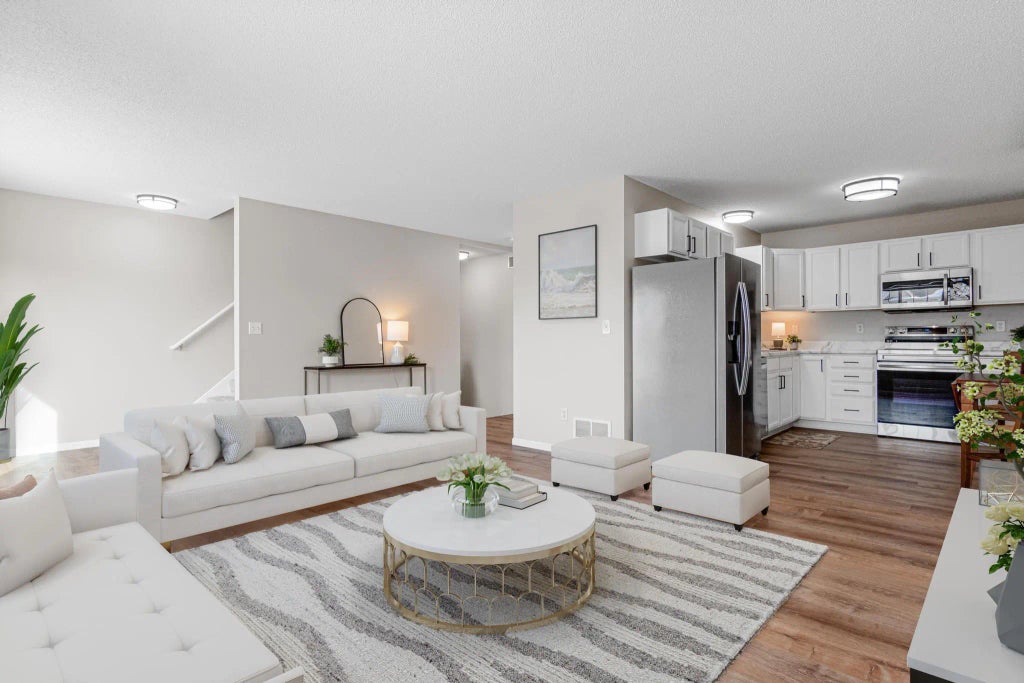 1579 County Road D E C, Maplewood