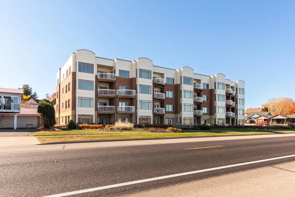 900 S Lakeshore Drive 405, Lake City