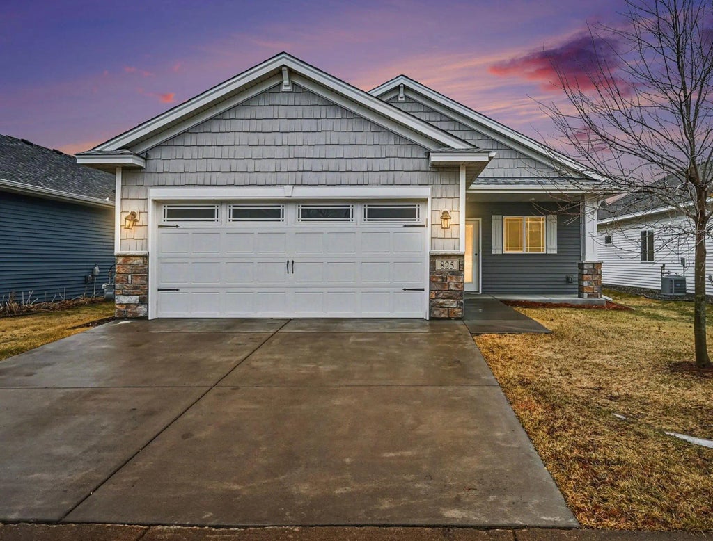 825 Golden Way Nw, Isanti