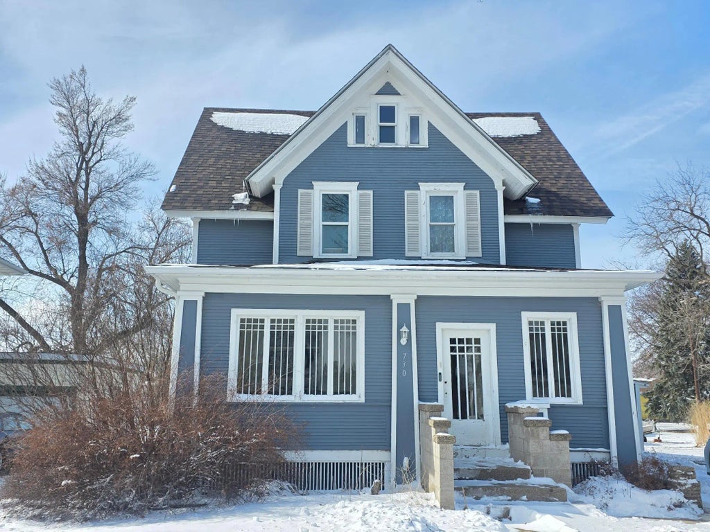 730 1st Avenue, Gibbon