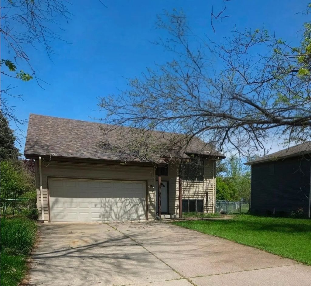 301 Aster Drive, Northfield