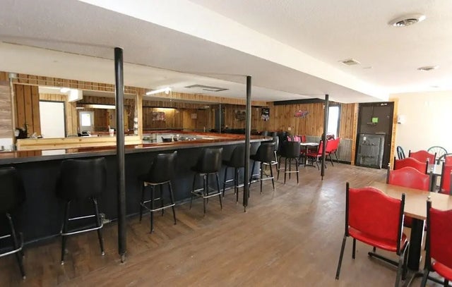 107 Main Street, Dent