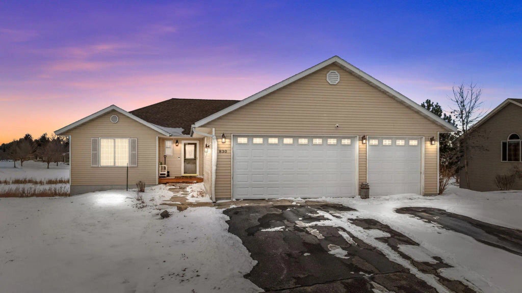 830 6th Street Nw, Maple Lake
