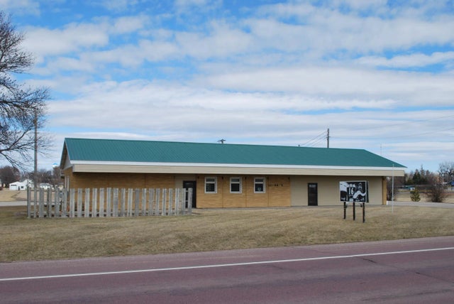 319 Dugan Street S, Welcome