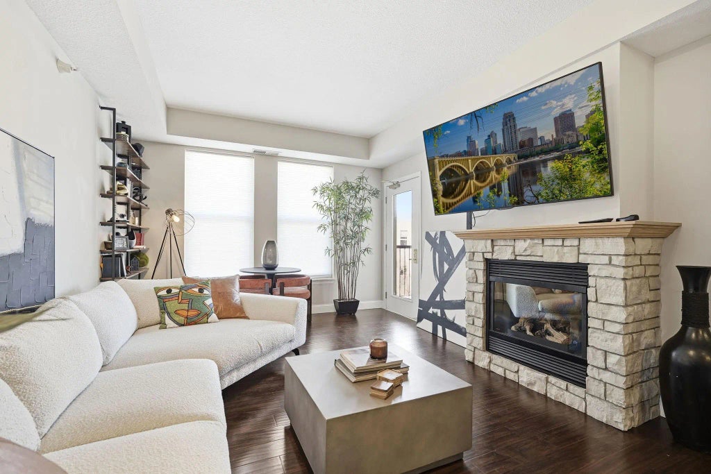 545 N 1st Street 400, Minneapolis