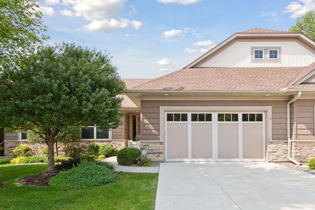 8627 Lake Riley Drive, Chanhassen