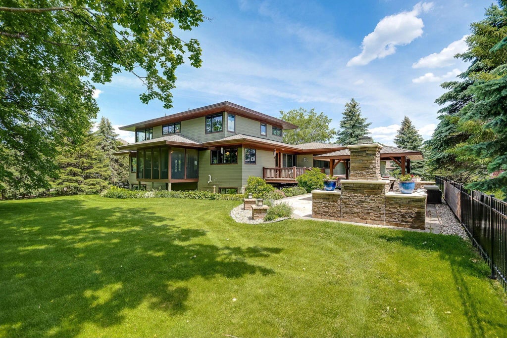 6934 Highover Drive, Chanhassen