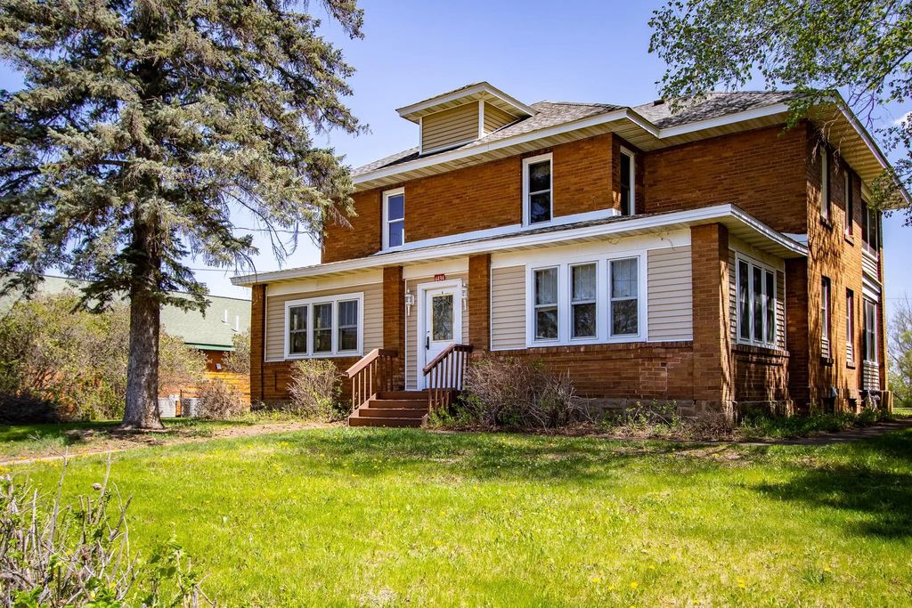 6494 School Street, Finlayson