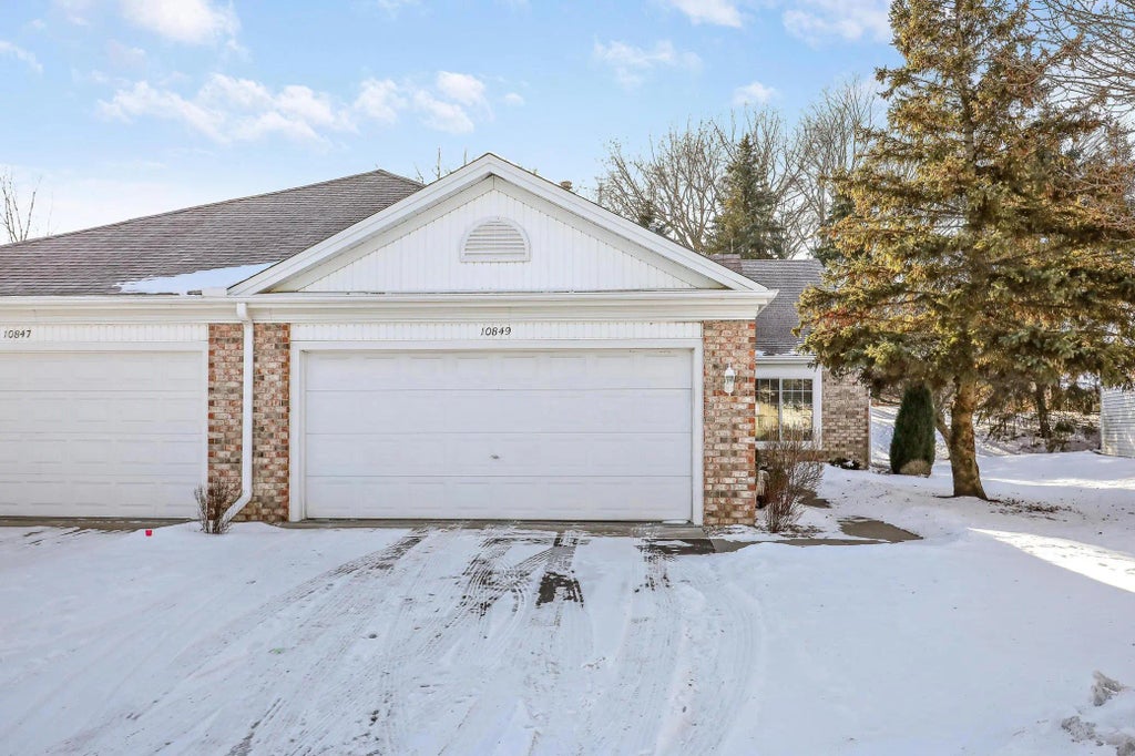 10849 Lexington Drive, Eden Prairie