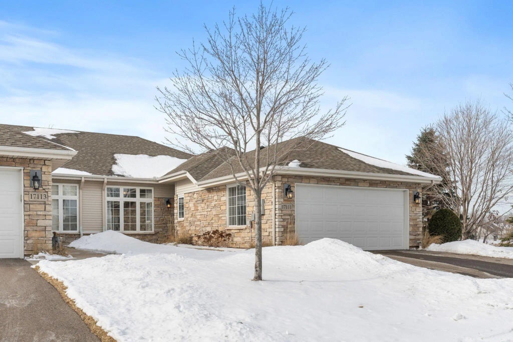 17111 Eagleview Way, Farmington
