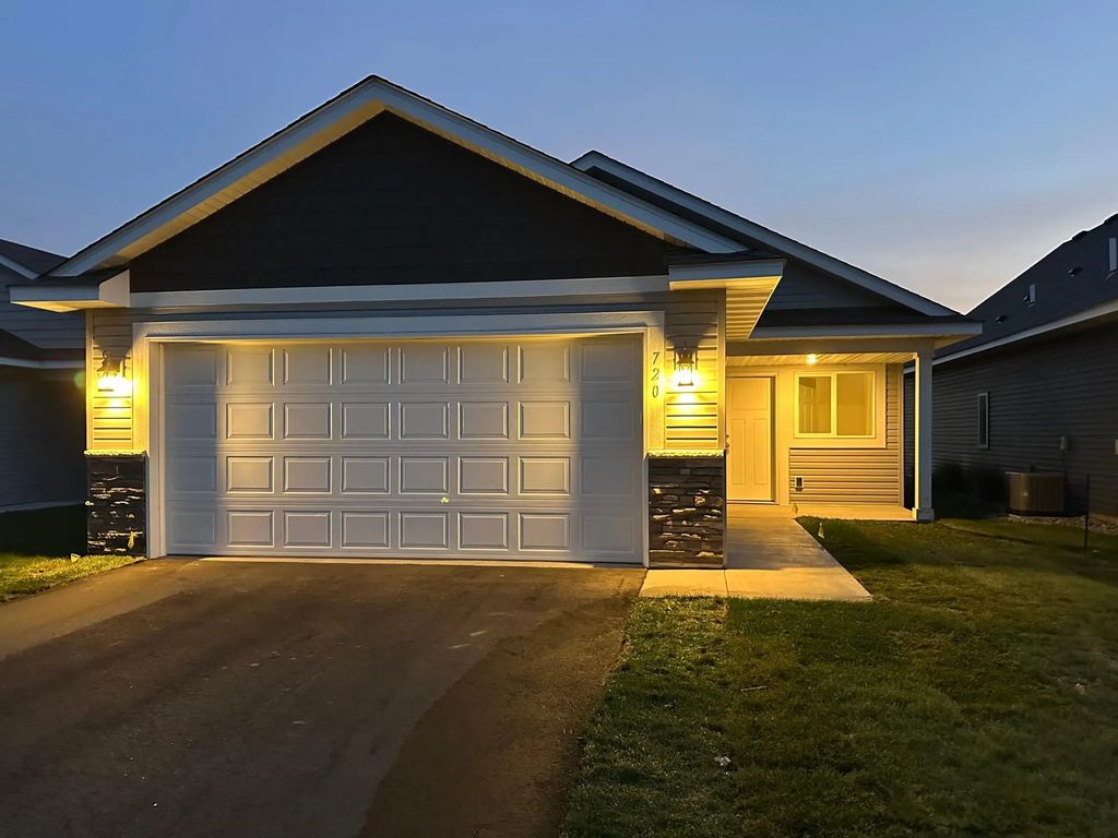 720 Cherrywood Lane Ne, Isanti