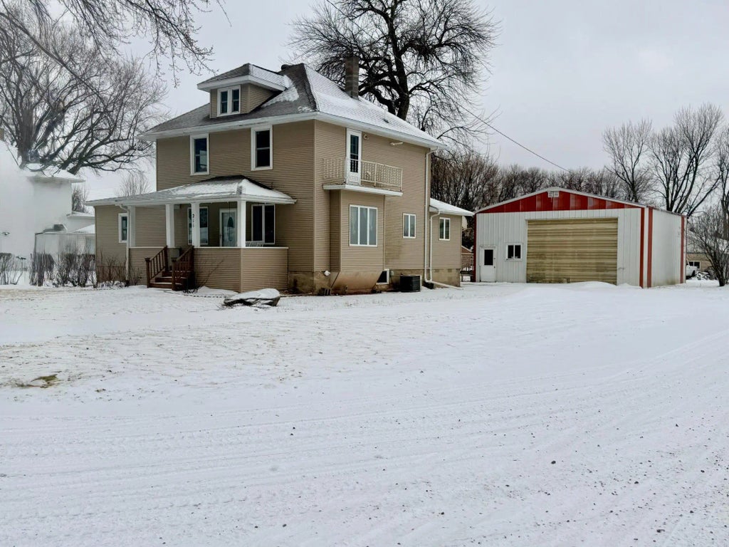 211 N Grove Street, Okabena