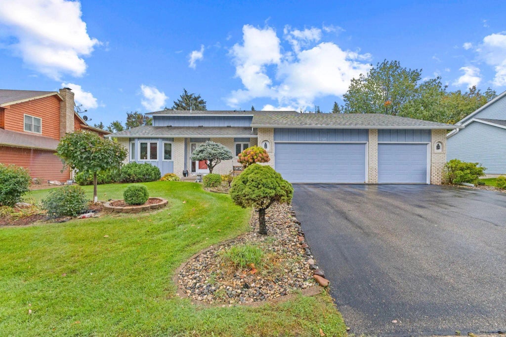 11159 Sumter Avenue S, Bloomington