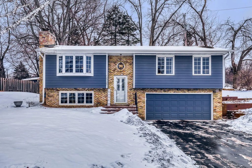 12725 11th Avenue N, Plymouth