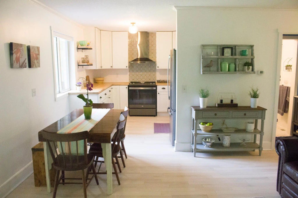 18118 Captive Lake Road, Garrison