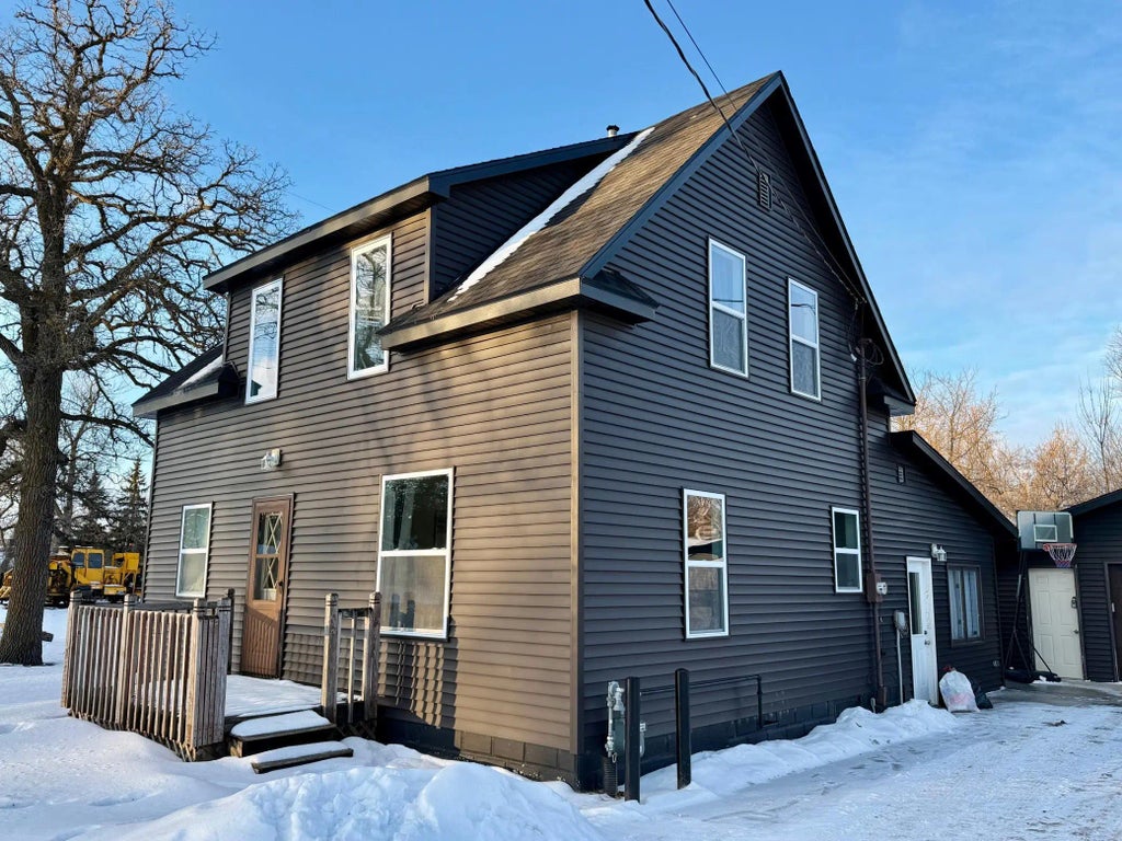 301 7th Avenue Se, Roseau