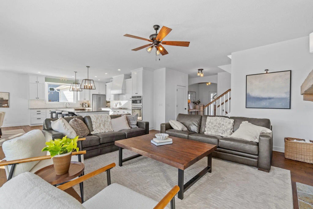 2479 Woods Drive, Victoria