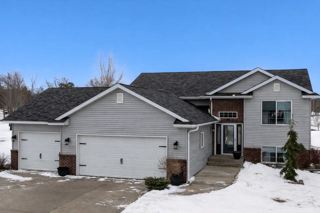 379 E River Circle, Sauk Centre
