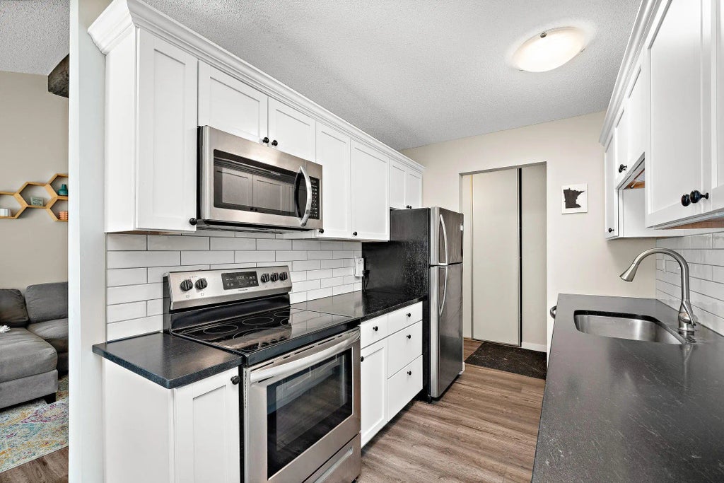 4618 Cedar Lake Road S 6, Saint Louis Park