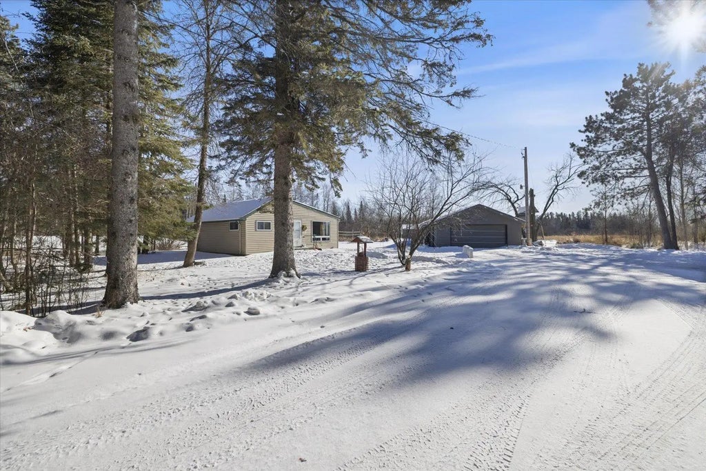 9756 Highway 37, Iron