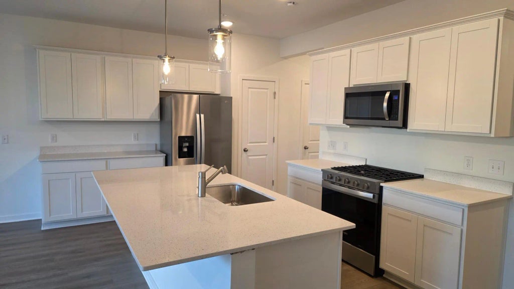 6280 Larkspur Lane, Corcoran