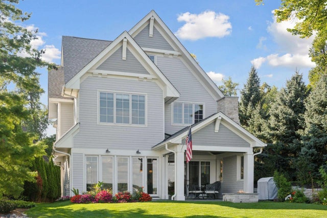 245 Lakeview Avenue, Tonka Bay