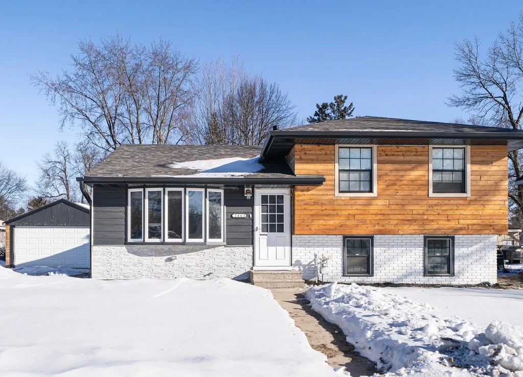 2463 Silver Lake Road Nw, New Brighton