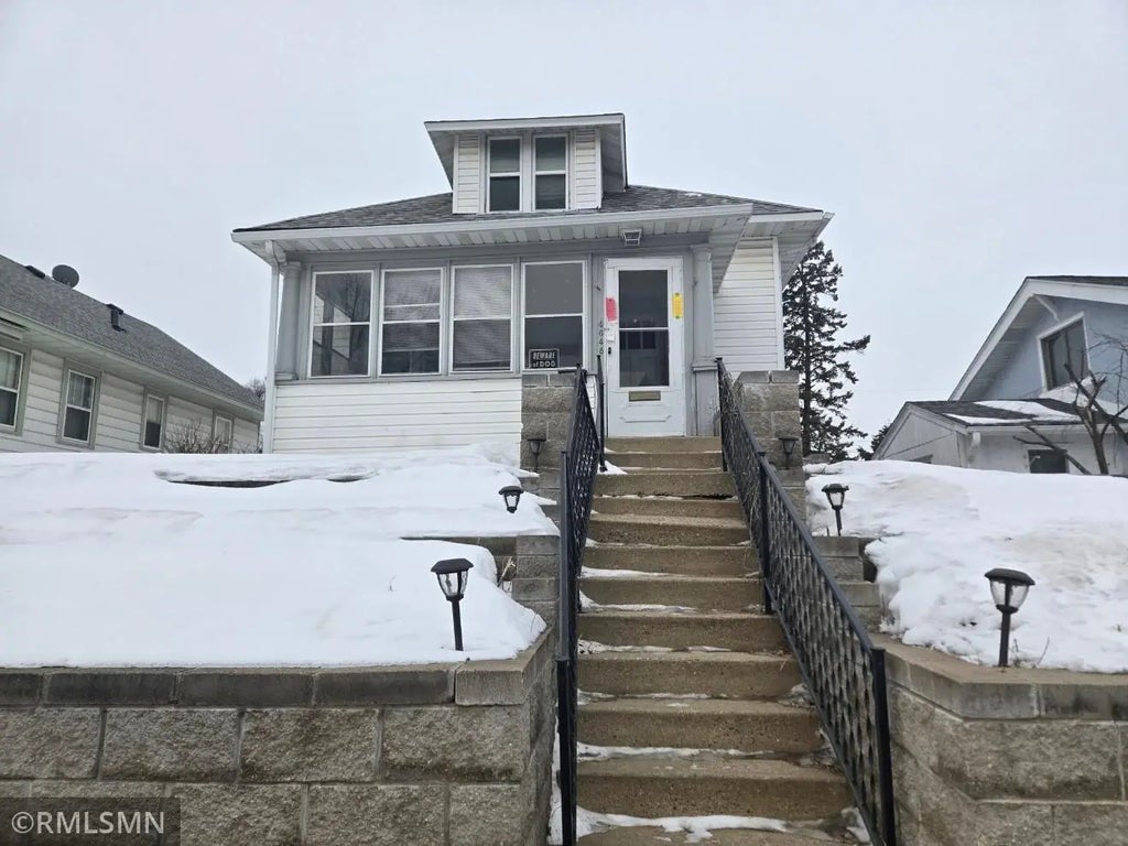 4648 Columbus Avenue, Minneapolis