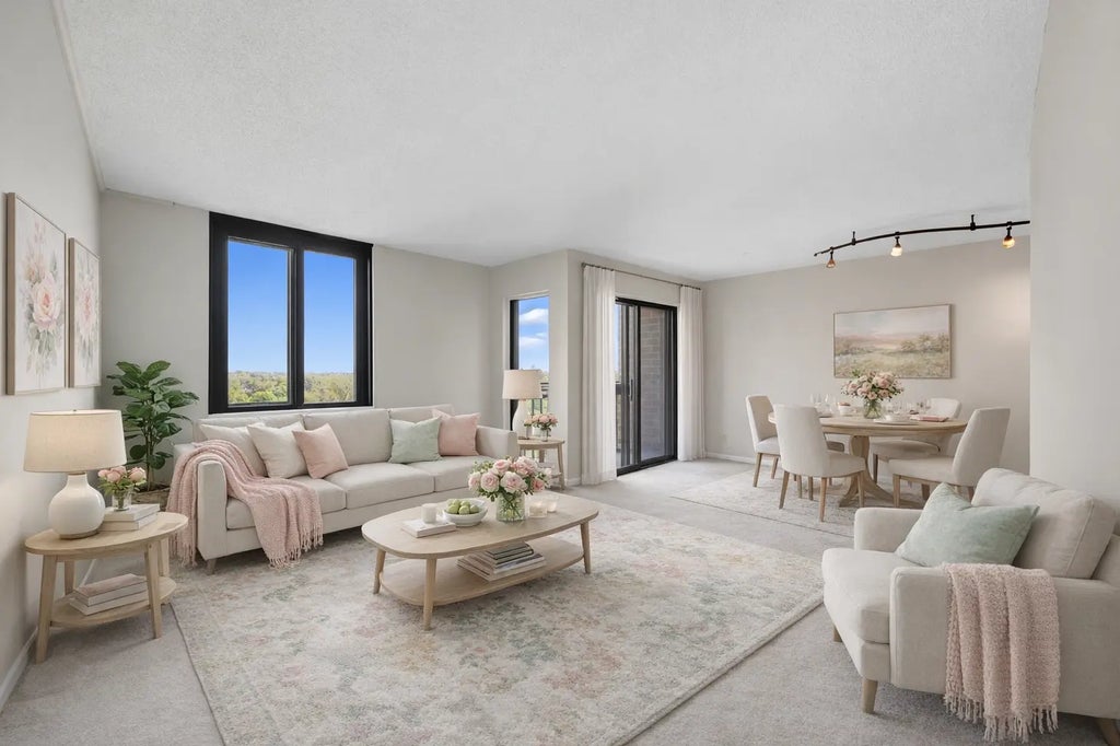 1181 Edgcumbe Road 914, St Paul