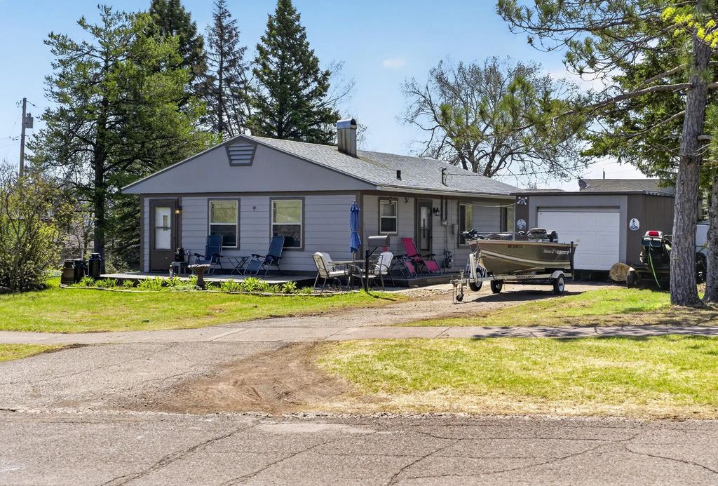 39 Edison Boulevard, Silver Bay