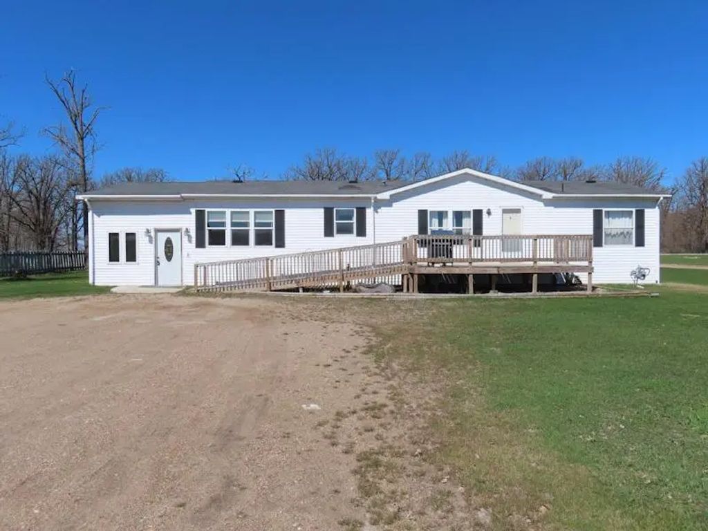 18340 Us Highway 59 Ne, Thief River Falls